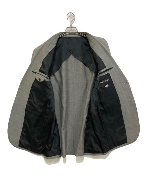 ISSEY MIYAKE（イッセイミヤケ）ISSEY MIYAKE (イッセイミヤケ) APOC INSIDE ヘリンボーンセットアップスーツ グレー サイズ:4の古着・服飾アイテム