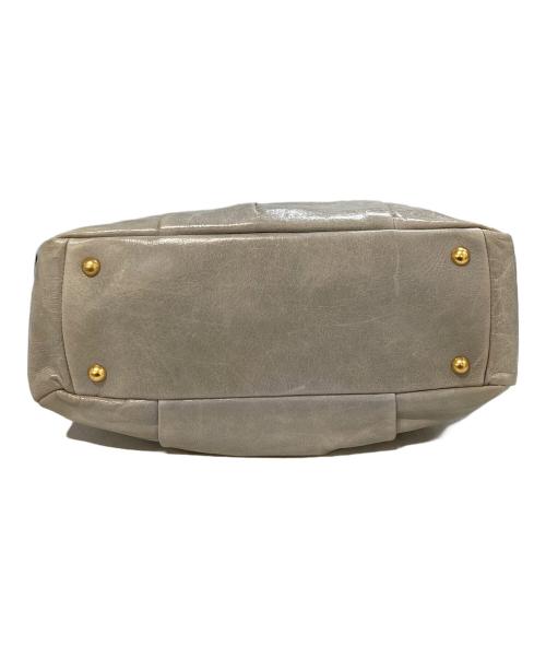 MIU MIU（ミュウミュウ）MIU MIU (ミュウミュウ) BAULETTO ハンドステッチギャザー ミニボストンバッグ　RL0048 グレーの古着・服飾アイテム