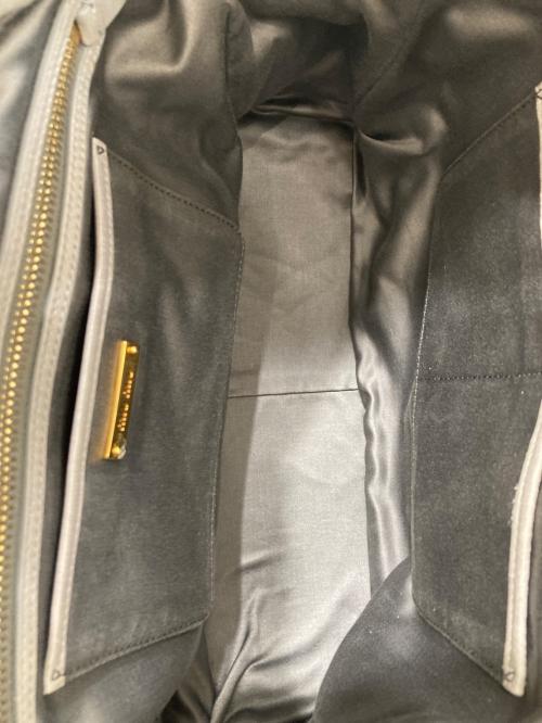 MIU MIU（ミュウミュウ）MIU MIU (ミュウミュウ) BAULETTO ハンドステッチギャザー ミニボストンバッグ　RL0048 グレーの古着・服飾アイテム