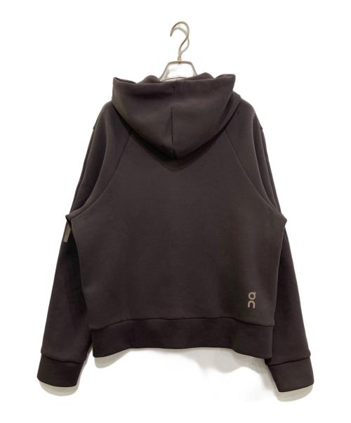 on（オン）on (オン) Focus Tech Zip Hoodie グレー サイズ:Sの古着・服飾アイテム