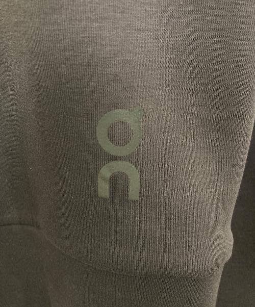 on（オン）on (オン) Focus Tech Zip Hoodie グレー サイズ:Sの古着・服飾アイテム