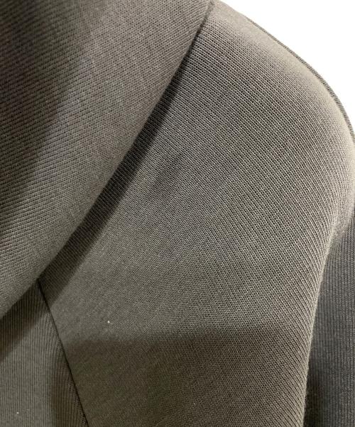 on（オン）on (オン) Focus Tech Zip Hoodie グレー サイズ:Sの古着・服飾アイテム