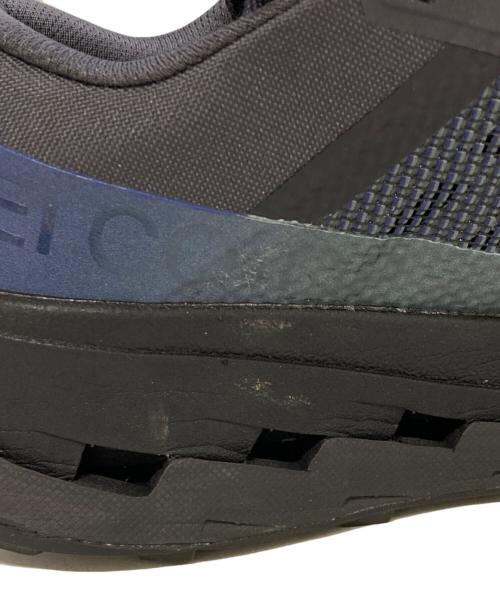 on（オン）on (オン) BEAMS (ビームス) Cloudultra 3SP Iron Black　3MF30721481 ネイビー サイズ:25.5の古着・服飾アイテム