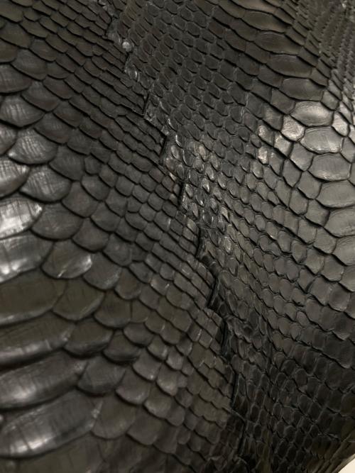 BOTTEGA VENETA（ボッテガベネタ）BOTTEGA VENETA (ボッテガベネタ) パイソン ボストンバッグ ブラックの古着・服飾アイテム