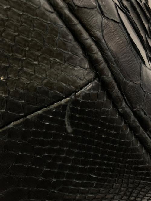 BOTTEGA VENETA（ボッテガベネタ）BOTTEGA VENETA (ボッテガベネタ) パイソン ボストンバッグ ブラックの古着・服飾アイテム