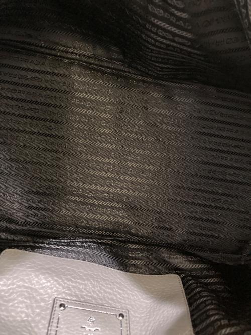 PRADA（プラダ）PRADA (プラダ) ヴィッテロダイノ 2WAYトートバッグ　B4393M グレーの古着・服飾アイテム