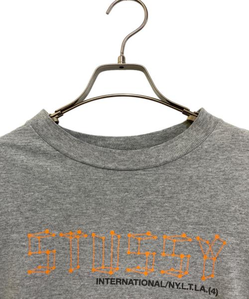 stussy（ステューシー）stussy (ステューシー) ロゴプリントTシャツ グレー サイズ:Ｓの古着・服飾アイテム