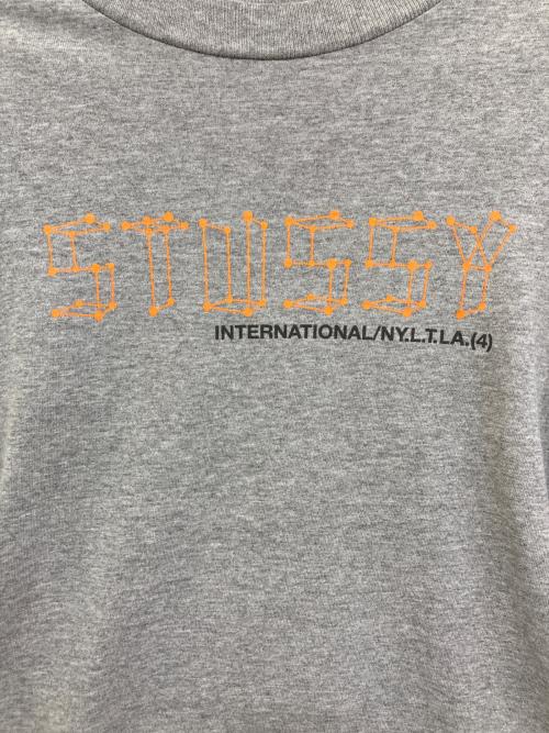 stussy（ステューシー）stussy (ステューシー) ロゴプリントTシャツ グレー サイズ:Ｓの古着・服飾アイテム