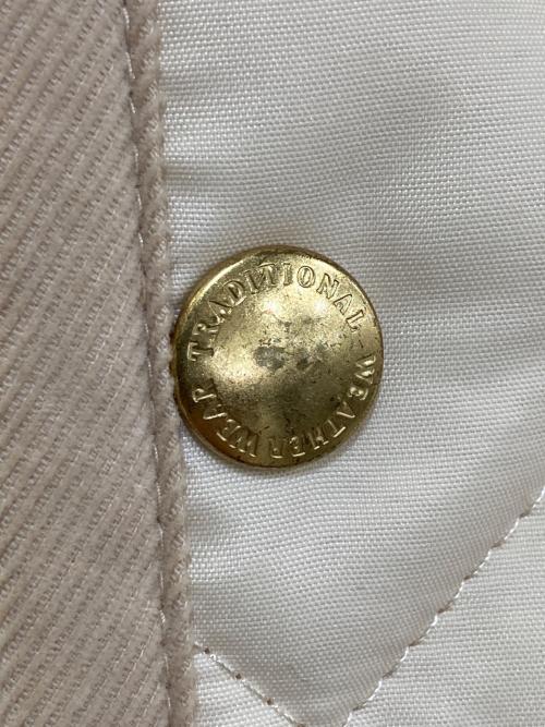 Traditional Weatherwear（トラディショナルウェザーウェア）Traditional Weatherwear (トラディショナルウェザーウェア) Spick and Span (スピックアンドスパン) 別注WAVERLY TW BF SHORT アイボリー サイズ:34の古着・服飾アイテム