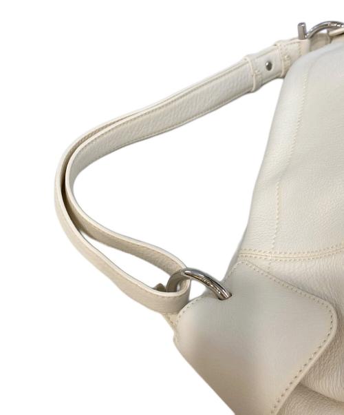 Salvatore Ferragamo（サルヴァトーレ フェラガモ）Salvatore Ferragamo (サルヴァトーレ フェラガモ) ガンチーニストラップワンハンドルバッグ　A911 アイボリーの古着・服飾アイテム