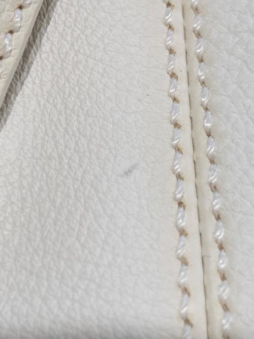 Salvatore Ferragamo（サルヴァトーレ フェラガモ）Salvatore Ferragamo (サルヴァトーレ フェラガモ) ガンチーニストラップワンハンドルバッグ　A911 アイボリーの古着・服飾アイテム