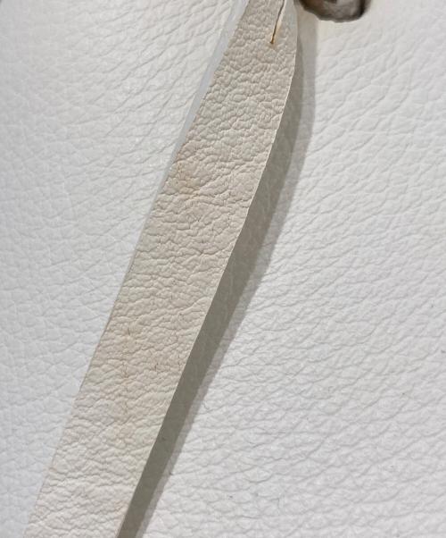 Salvatore Ferragamo（サルヴァトーレ フェラガモ）Salvatore Ferragamo (サルヴァトーレ フェラガモ) ガンチーニストラップワンハンドルバッグ　A911 アイボリーの古着・服飾アイテム