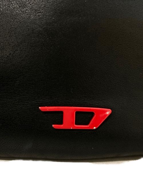 DIESEL（ディーゼル）DIESEL (ディーゼル) オーバルDレザーショルダーバッグ　X09924 ブラックの古着・服飾アイテム