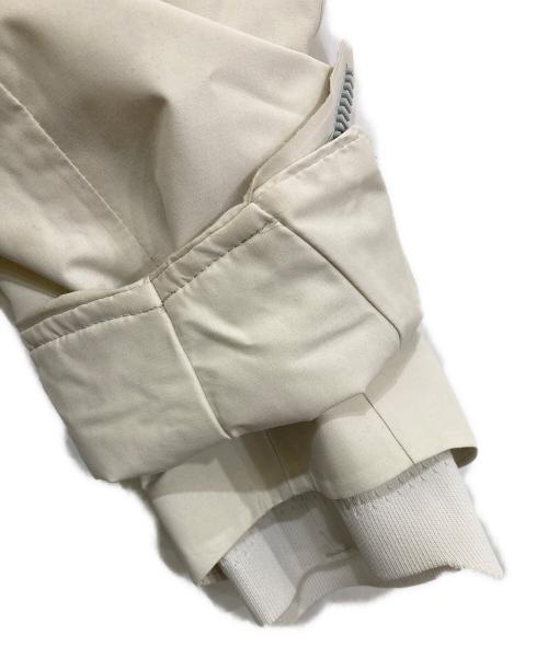 DESCENTE ALLTERRAIN（デザイント オルテライン）DESCENTE ALLTERRAIN (デザイント オルテライン) TRANSFORM DOWN COAT ホワイト サイズ:Mの古着・服飾アイテム