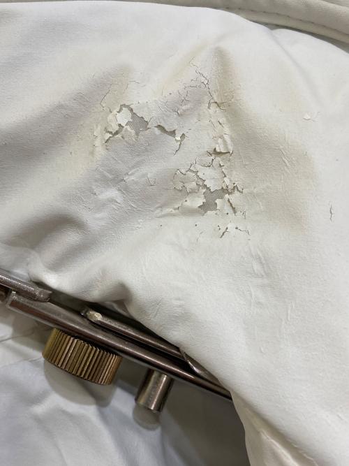 DESCENTE ALLTERRAIN（デザイント オルテライン）DESCENTE ALLTERRAIN (デザイント オルテライン) TRANSFORM DOWN COAT ホワイト サイズ:Mの古着・服飾アイテム