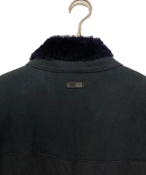 ARMANI COLLEZIONI（アルマーニ コレツィオーニ）ARMANI COLLEZIONI (アルマーニ コレツィオーニ) ラムレザームートンコート ネイビー サイズ:50の古着・服飾アイテム