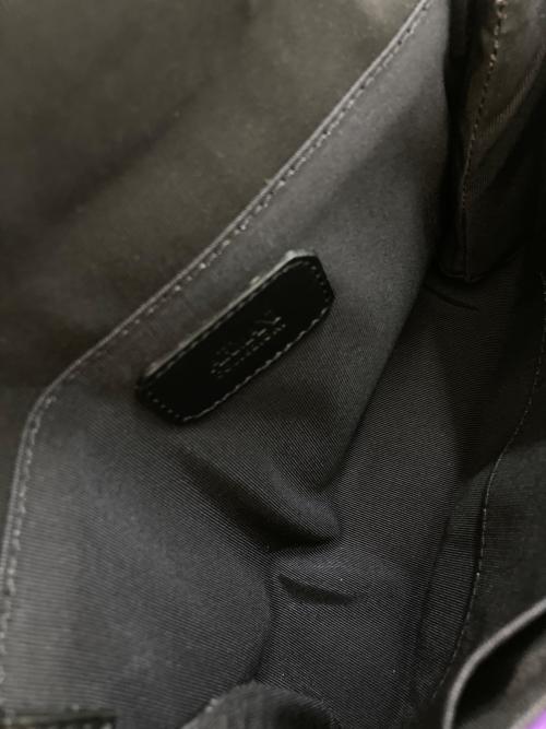 ARMANI COLLEZIONI（アルマーニ コレツィオーニ）ARMANI COLLEZIONI (アルマーニ コレツィオーニ) サテンショルダーバッグ パープル 未使用品の古着・服飾アイテム