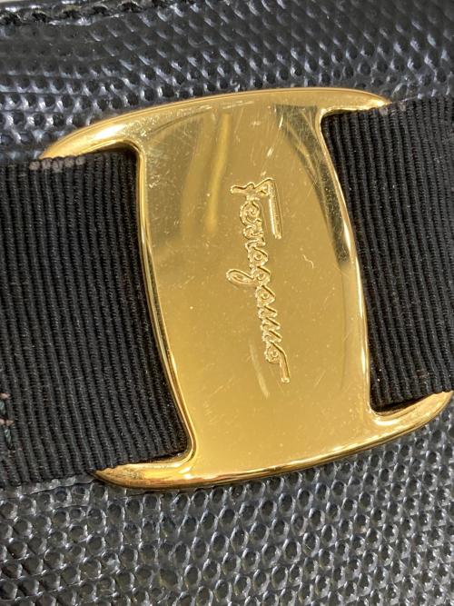 Salvatore Ferragamo（サルヴァトーレ フェラガモ）Salvatore Ferragamo (サルヴァトーレ フェラガモ) ヴァラリボントートバッグ　EF-21 2530 ブラックの古着・服飾アイテム