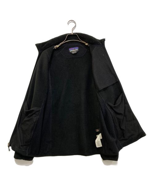 Patagonia（パタゴニア）Patagonia (パタゴニア) R2フリースジャケット 25139 ブラック サイズ:Mの古着・服飾アイテム