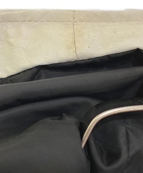 ISAMU KATAYAMA BACKLASH（イサムカタヤマ・バックラッシュ）ISAMU KATAYAMA BACKLASH (イサムカタヤマ・バックラッシュ) BRITANIA カンガルーレザーダウンジャケット ホワイト サイズ:3の古着・服飾アイテム