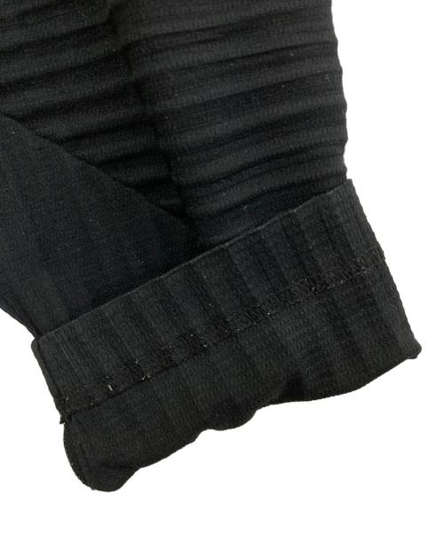 HOMME PLISSE ISSEY MIYAKE（オム プリッセ イッセイ ミヤケ）HOMME PLISSE ISSEY MIYAKE (オム プリッセ イッセイ ミヤケ) MONTHLY COLOR JANUARY　HP41JM102 ブラック サイズ:2の古着・服飾アイテム