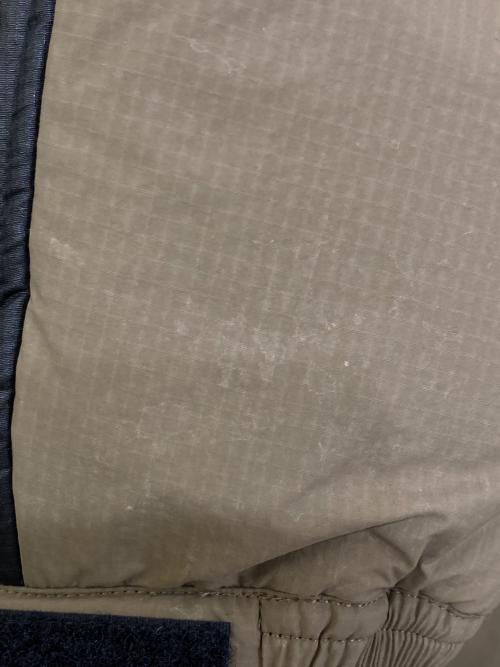 COMME des GARCONS HOMME（コムデギャルソン オム）COMME des GARCONS HOMME (コムデギャルソン オム) エステルリップクロス PRIMALOFT中綿コート オリーブ サイズ:Mの古着・服飾アイテム