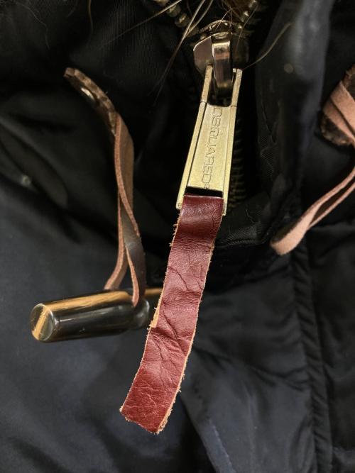 DSQUARED2（ディースクエアード）DSQUARED2 (ディースクエアード) フライトダウンジャケット ブラック サイズ:Lの古着・服飾アイテム