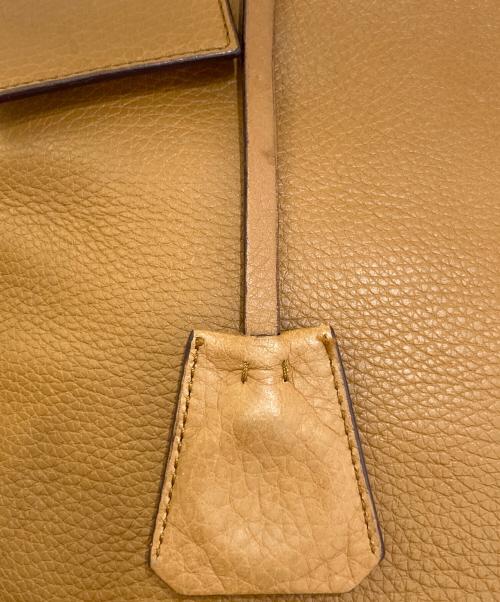 PRADA（プラダ）PRADA (プラダ) VITELLO DAINO C ロゴ型押しハンドバッグ　BR0540 ブラウン×ベージュの古着・服飾アイテム