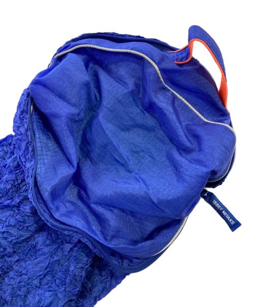 ISSEY MIYAKE（イッセイミヤケ）ISSEY MIYAKE (イッセイミヤケ) 00AW パッカブル シワ加工プルオーバーシャツ ブルー サイズ:2の古着・服飾アイテム