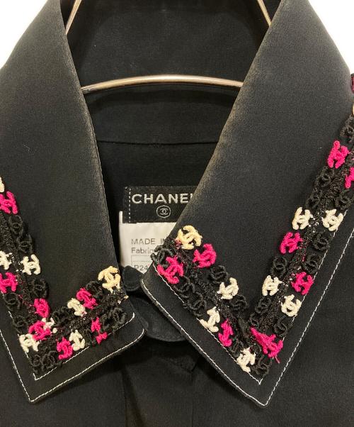 CHANEL（シャネル）CHANEL (シャネル) ココマークアップリケシルクシャツ ブラック サイズ:40の古着・服飾アイテム
