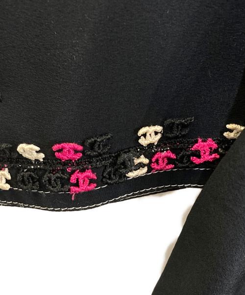 CHANEL（シャネル）CHANEL (シャネル) ココマークアップリケシルクシャツ ブラック サイズ:40の古着・服飾アイテム