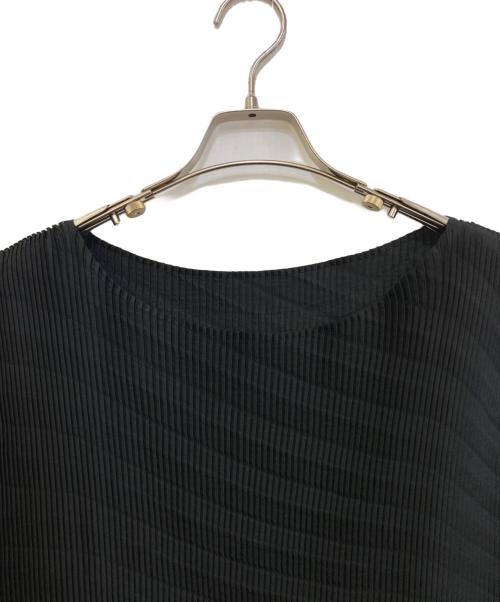 ISSEY MIYAKE（イッセイミヤケ）ISSEY MIYAKE (イッセイミヤケ) プリーツノースリーブワンピース　IM33FH113 ブラック サイズ:2の古着・服飾アイテム