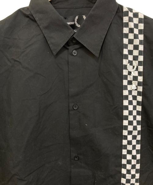FRED PERRY（フレッドペリー）FRED PERRY (フレッドペリー) RAF SIMONS (ラフシモンズ) 半袖ビッグシャツ ブラック サイズ:Lの古着・服飾アイテム