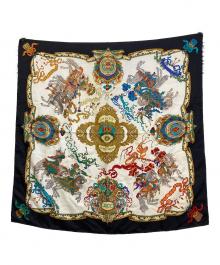 GUCCI（グッチ）の古着「大判スカーフ　ルイ14世 太陽王」｜ブラック