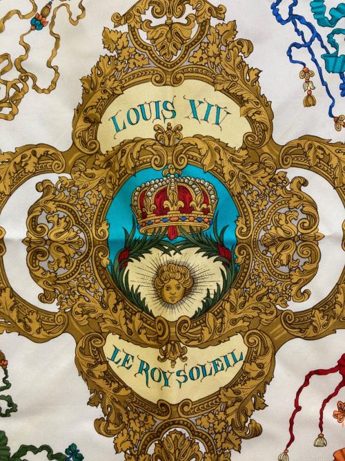 GUCCI（グッチ）GUCCI (グッチ) 大判スカーフ　ルイ14世 太陽王 ブラックの古着・服飾アイテム