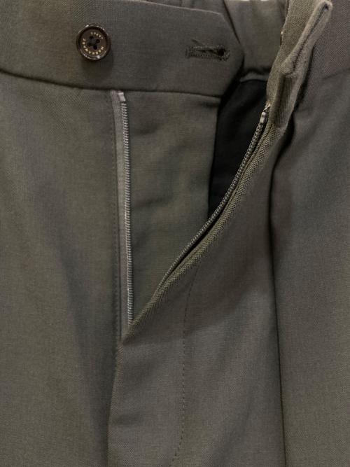 MARKAWARE（マーカウェア）MARKAWARE (マーカウェア) PLEATED WIDE TROUSERS　A22F-32PT02C グレー サイズ:2の古着・服飾アイテム