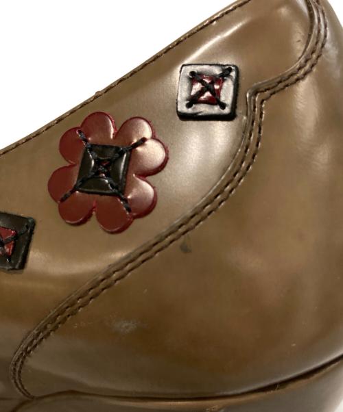 PRADA（プラダ）PRADA (プラダ) フラワーモチーフブーティーパンプス ブラウン サイズ:36の古着・服飾アイテム