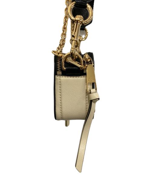 MARC JACOBS（マークジェイコブス）MARC JACOBS (マークジェイコブス) ザ スナップショット ショルダーバッグ アイボリーの古着・服飾アイテム