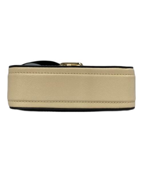MARC JACOBS（マークジェイコブス）MARC JACOBS (マークジェイコブス) ザ スナップショット ショルダーバッグ アイボリーの古着・服飾アイテム
