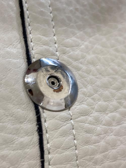 COACH（コーチ）COACH (コーチ) ハンプトンズショルダーバッグ　5054 ベージュの古着・服飾アイテム