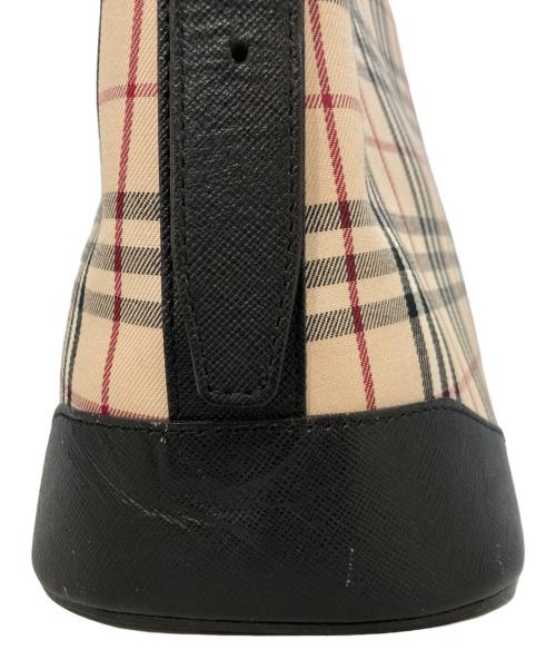 BURBERRY（バーバリー）BURBERRY (バーバリー) ノバチェックワンショルダーバッグ ブラック×ベージュの古着・服飾アイテム