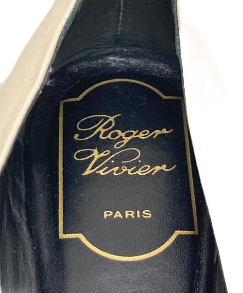 Roger Vivier（ロジェ ヴィヴィエ）Roger Vivier (ロジェ ヴィヴィエ) Leather Buckle Ballet Flats ベージュ サイズ:37の古着・服飾アイテム