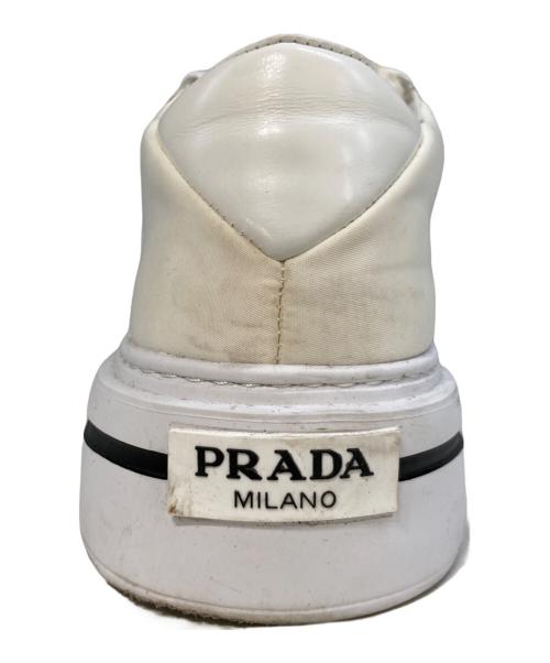 PRADA（プラダ）PRADA (プラダ) マクロスニーカー　2EG376 ホワイト サイズ:42の古着・服飾アイテム