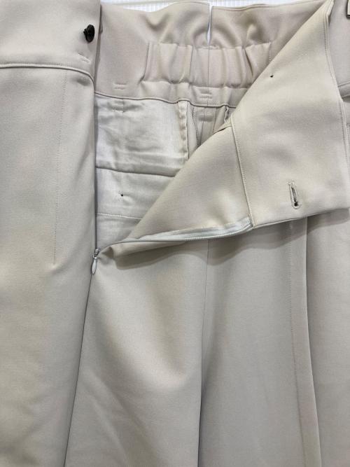 UNITED TOKYO（ユナイテッドトーキョー）UNITED TOKYO (ユナイテッドトーキョー) HAKAMAタックワイドパンツ ベージュ サイズ:2の古着・服飾アイテム