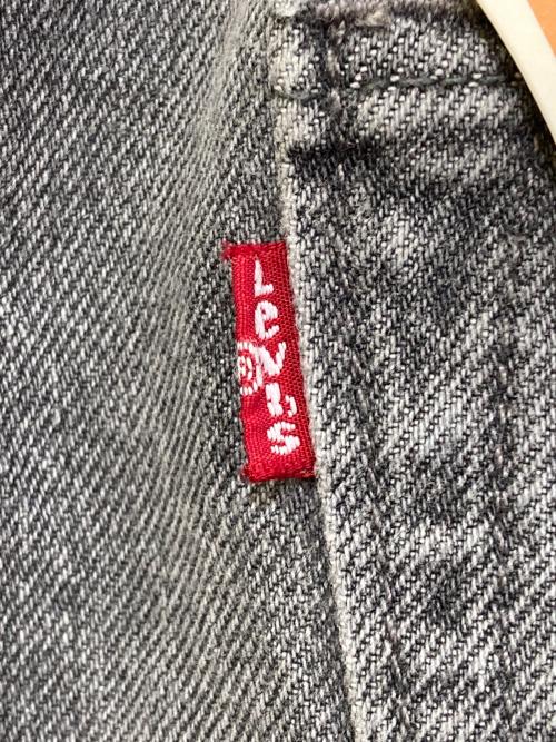 LEVI'S（リーバイス）LEVI'S (リーバイス) 501S スキニーデニムパンツ グレー サイズ:W33 未使用品の古着・服飾アイテム
