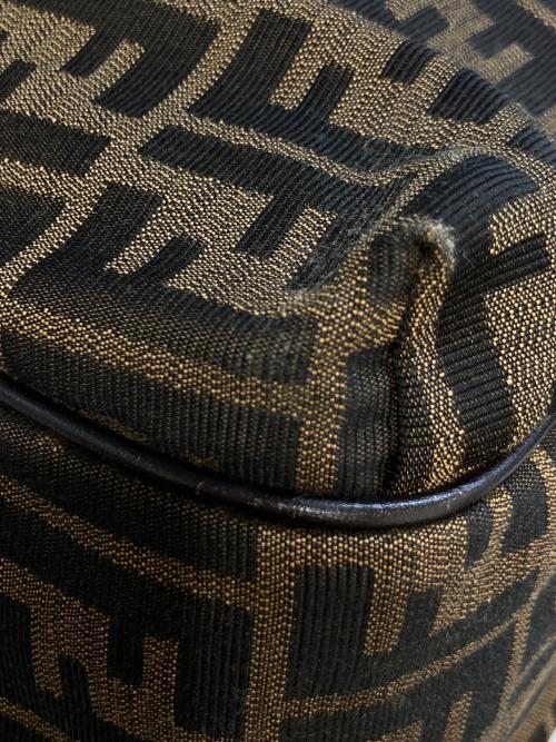 FENDI（フェンディ）FENDI (フェンディ) ズッカ柄 トートバッグ　8BH156 ブラウンの古着・服飾アイテム