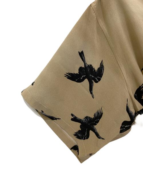 UNUSED（アンユーズド）UNUSED (アンユーズド) NIPOALOHA (二ポアロハ) JAKUCHUU KARI SHIRT ベージュ サイズ:2の古着・服飾アイテム