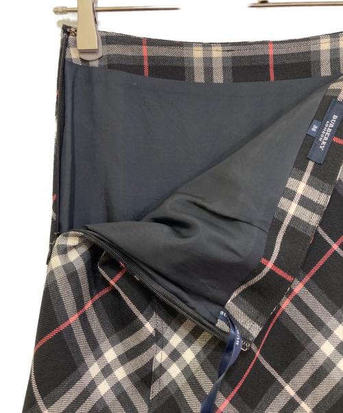 BURBERRY LONDON（バーバリーロンドン）BURBERRY LONDON (バーバリーロンドン) ノバチェックスカート ネイビー サイズ:38の古着・服飾アイテム