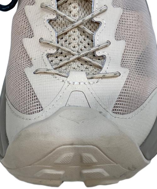 HOKAONEONE（ホカオネオネ）HOKAONEONE (ホカオネオネ) M HOPARA 2 ベージュ サイズ:27の古着・服飾アイテム