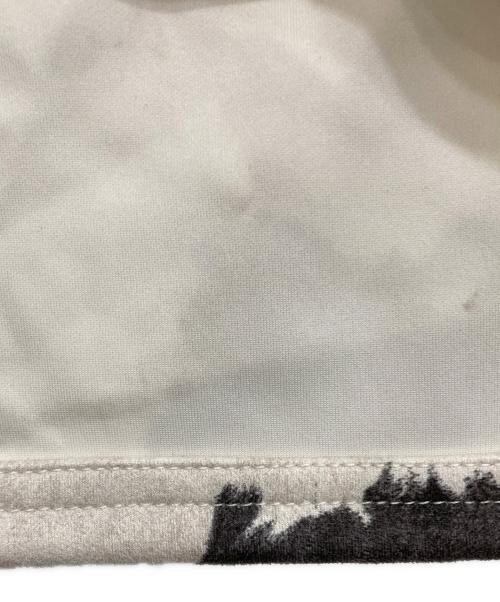 Ameri（アメリ）Ameri (アメリ) COW PATTERN SUEDE LIKE SKIRT　0125209810540 ホワイト×グレー サイズ:M 未使用品の古着・服飾アイテム